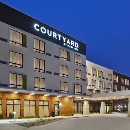 מלון Courtyard By Marriott St. Joseph-בנטון הרבור מראה חיצוני תמונה